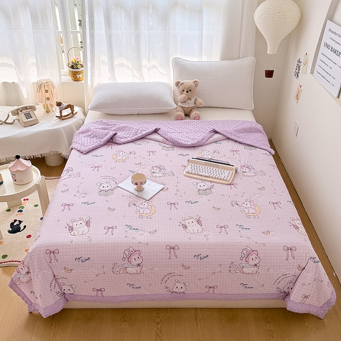 91家纺网 家纺一手货源 找家纺 丫丫家纺 2026新款Ａ类豆豆被有氨凉感丝冰豆豆夏被卡通印花双面凉感丝（含氨纶）夏凉被空调被子 小可爱紫