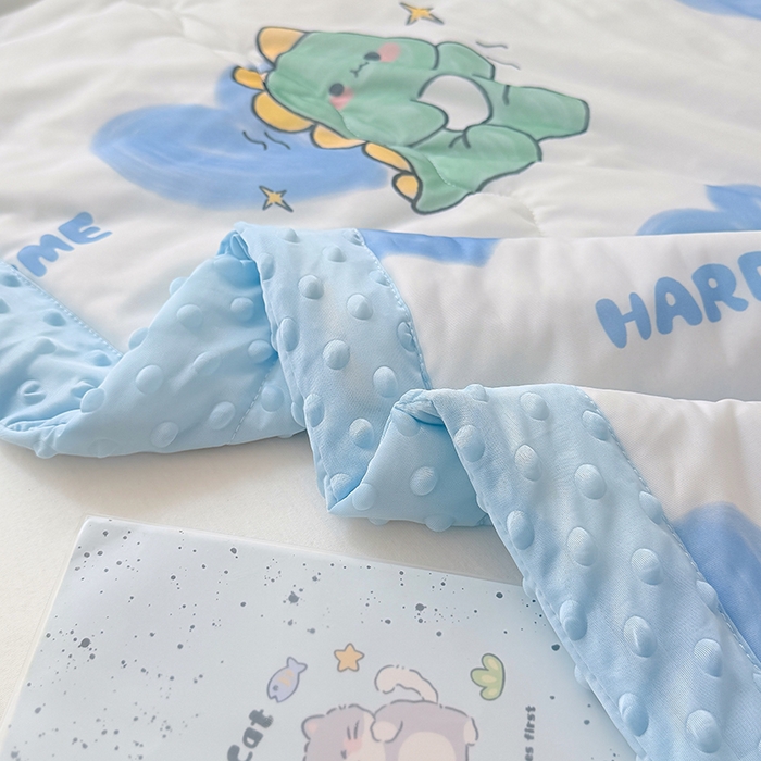 91家纺网 家纺一手货源 找家纺 丫丫家纺 2026新款Ａ类豆豆被有氨凉感丝冰豆豆夏被卡通印花双面凉感丝（含氨纶）夏凉被空调被子 小恐龙