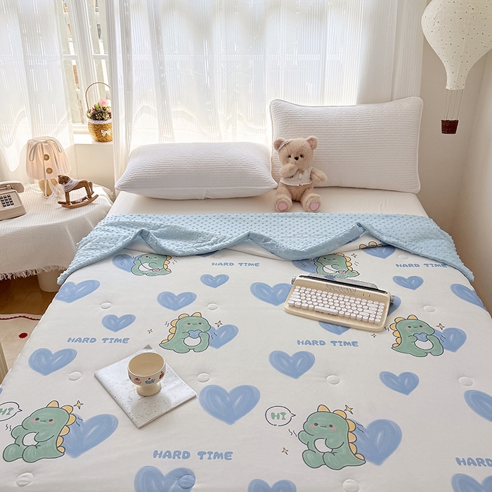 91家纺网 家纺一手货源 找家纺 丫丫家纺 2026新款Ａ类豆豆被有氨凉感丝冰豆豆夏被卡通印花双面凉感丝（含氨纶）夏凉被空调被子 小恐龙