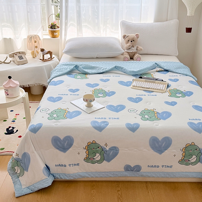 91家纺网 家纺一手货源 找家纺 丫丫家纺 2026新款Ａ类豆豆被有氨凉感丝冰豆豆夏被卡通印花双面凉感丝（含氨纶）夏凉被空调被子 小恐龙