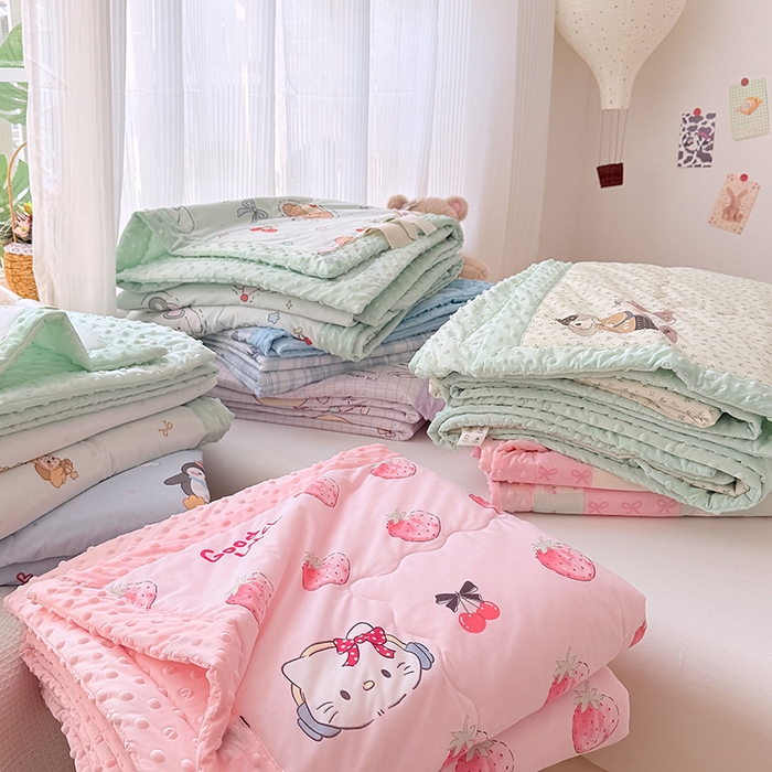 91家纺网 家纺一手货源 找家纺 丫丫家纺 2026新款Ａ类豆豆被有氨凉感丝冰豆豆夏被卡通印花双面凉感丝（含氨纶）夏凉被空调被子 组合图