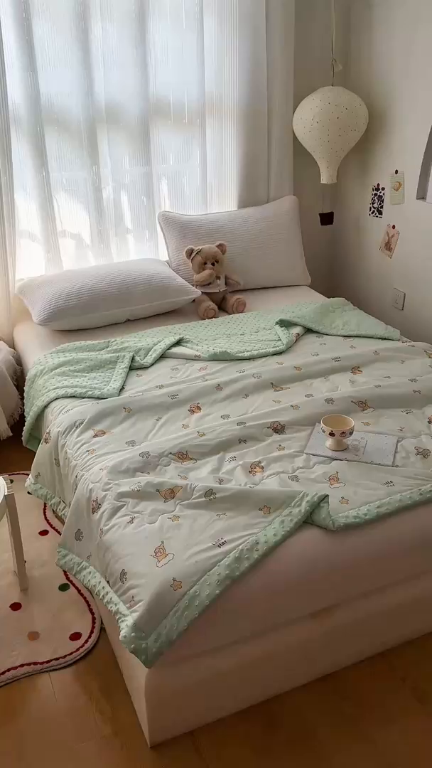 91家纺网 家纺一手货源 找家纺 丫丫家纺 2026新款Ａ类豆豆被有氨凉感丝冰豆豆夏被卡通印花双面凉感丝（含氨纶）夏凉被空调被子 奶绿星星