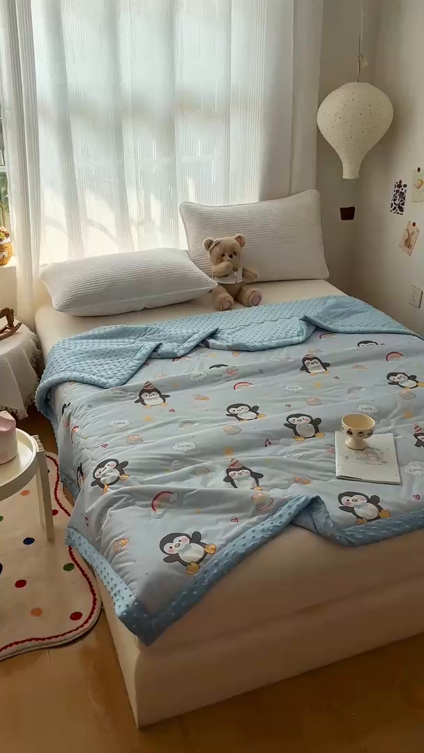 91家纺网 家纺一手货源 找家纺 丫丫家纺 2026新款Ａ类豆豆被有氨凉感丝冰豆豆夏被卡通印花双面凉感丝（含氨纶）夏凉被空调被子 企鹅王子