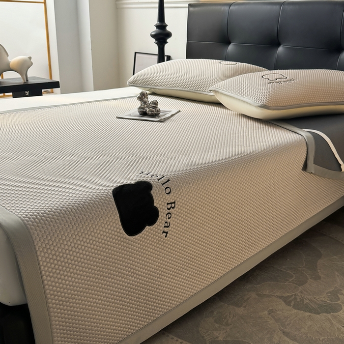 91家纺网 家纺一手货源 找家纺 （总）梵朴 2026新款凉感PE冰豆豆贴布绣凉席-升级抗起球