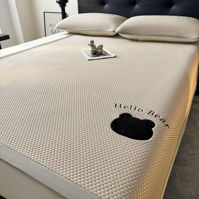 91家纺网 家纺一手货源 找家纺 （总）梵朴 2026新款凉感PE冰豆豆贴布绣凉席-升级抗起球