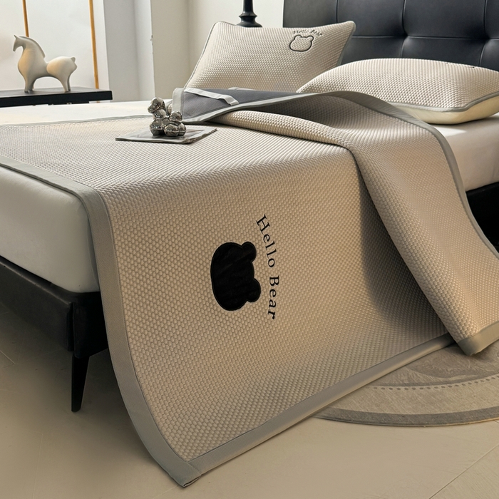 91家纺网 家纺一手货源 找家纺 （总）梵朴 2026新款凉感PE冰豆豆贴布绣凉席-升级抗起球