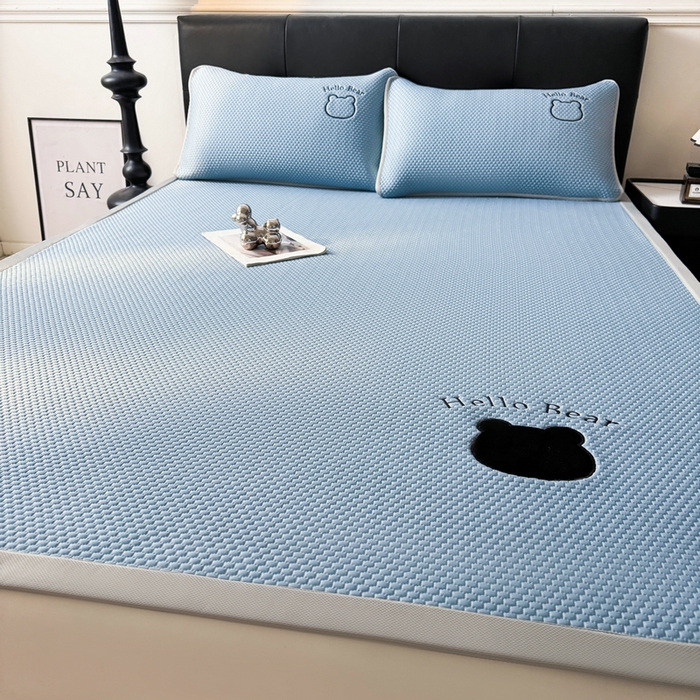 91家纺网 家纺一手货源 找家纺 梵朴 2026新款凉感PE冰豆豆贴布绣凉席-升级抗起球 八宝熊-蓝