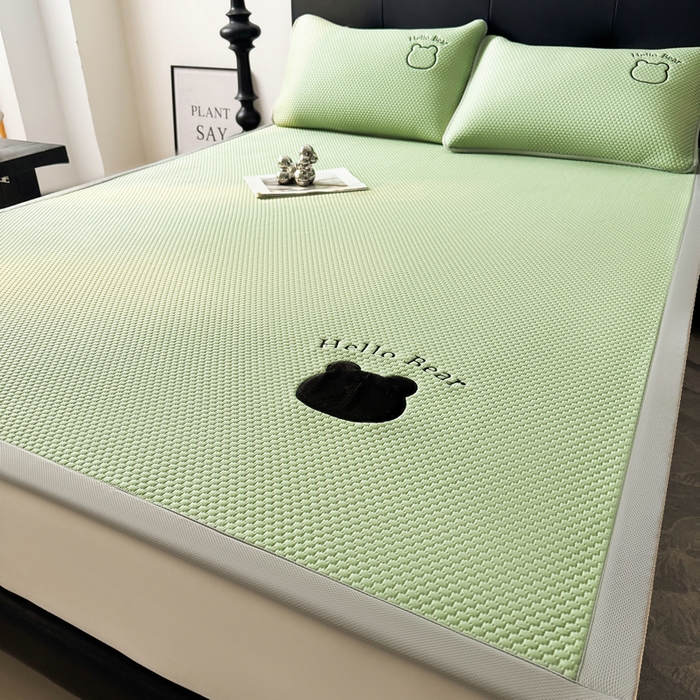 91家纺网 家纺一手货源 找家纺 梵朴 2026新款凉感PE冰豆豆贴布绣凉席-升级抗起球 八宝熊-绿