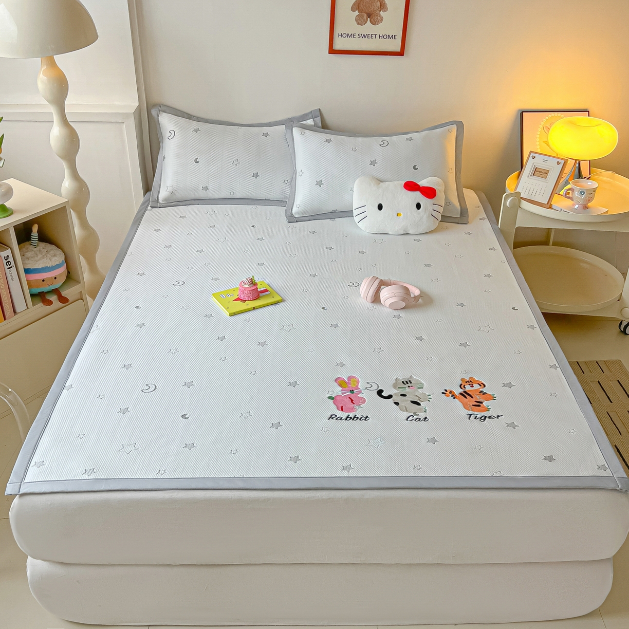 91家纺网 家纺一手货源 找家纺 （总）多乐家纺 2026新款星辰系列PE提花凉感豆豆卡通刺绣大包边复合凉席