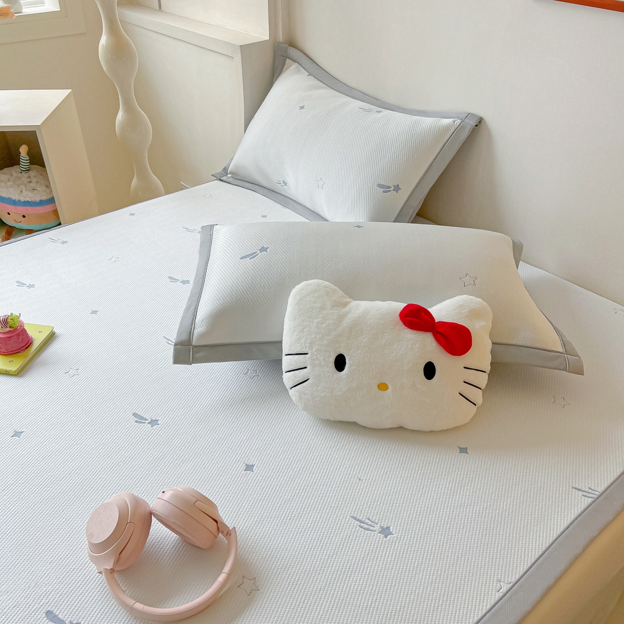 91家纺网 家纺一手货源 找家纺 多乐家纺 2026新款星辰系列PE提花凉感豆豆卡通刺绣大包边复合凉席 小老虎-流星(床单款)