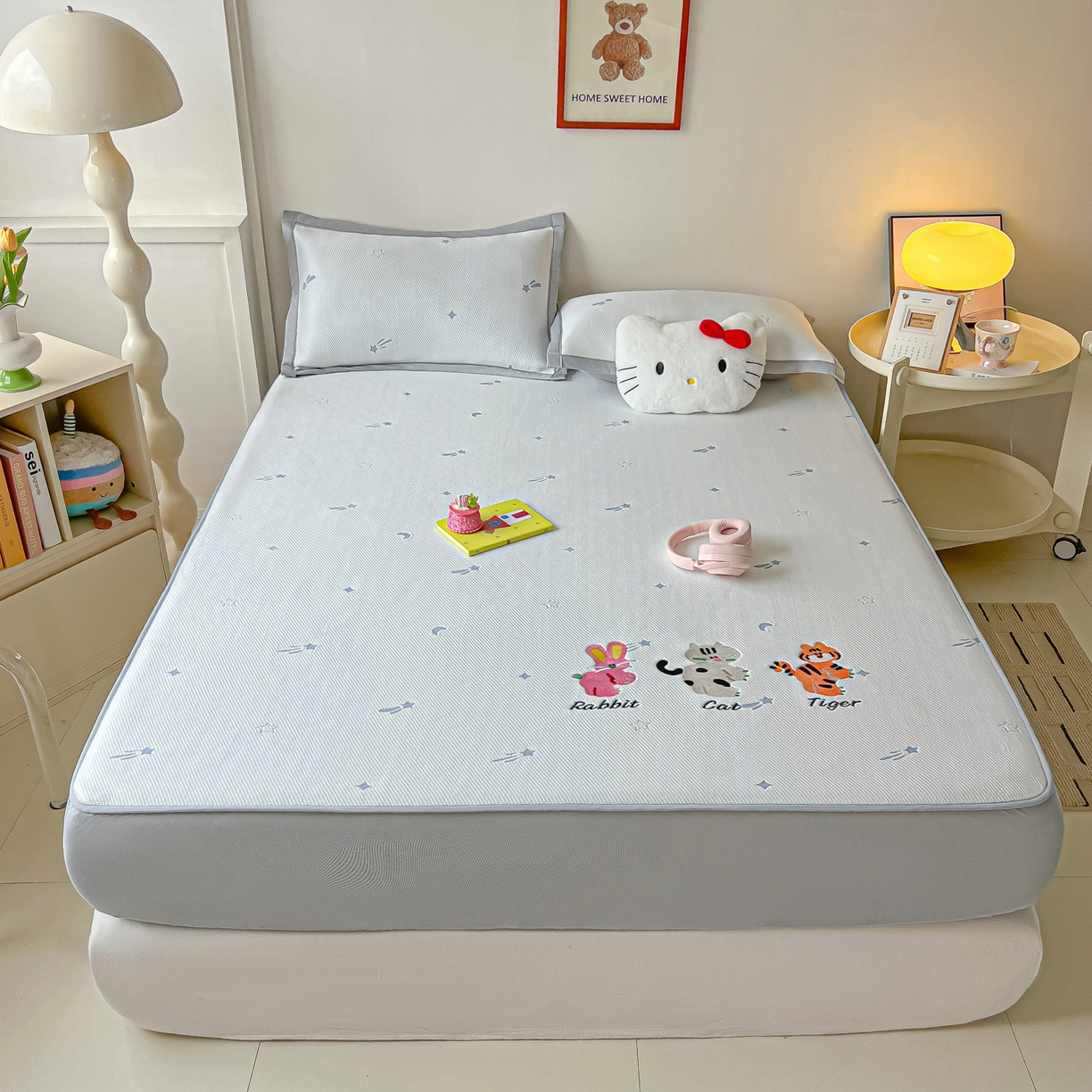 91家纺网 家纺一手货源 找家纺 多乐家纺 2026新款星辰系列PE提花凉感豆豆卡通刺绣大包边复合凉席 小老虎-流星(床笠款)