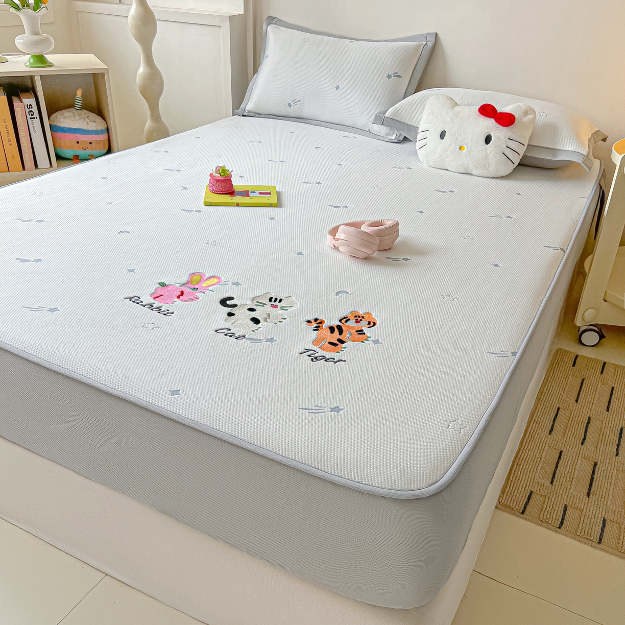 91家纺网 家纺一手货源 找家纺 多乐家纺 2026新款星辰系列PE提花凉感豆豆卡通刺绣大包边复合凉席 小老虎-流星(床笠款)