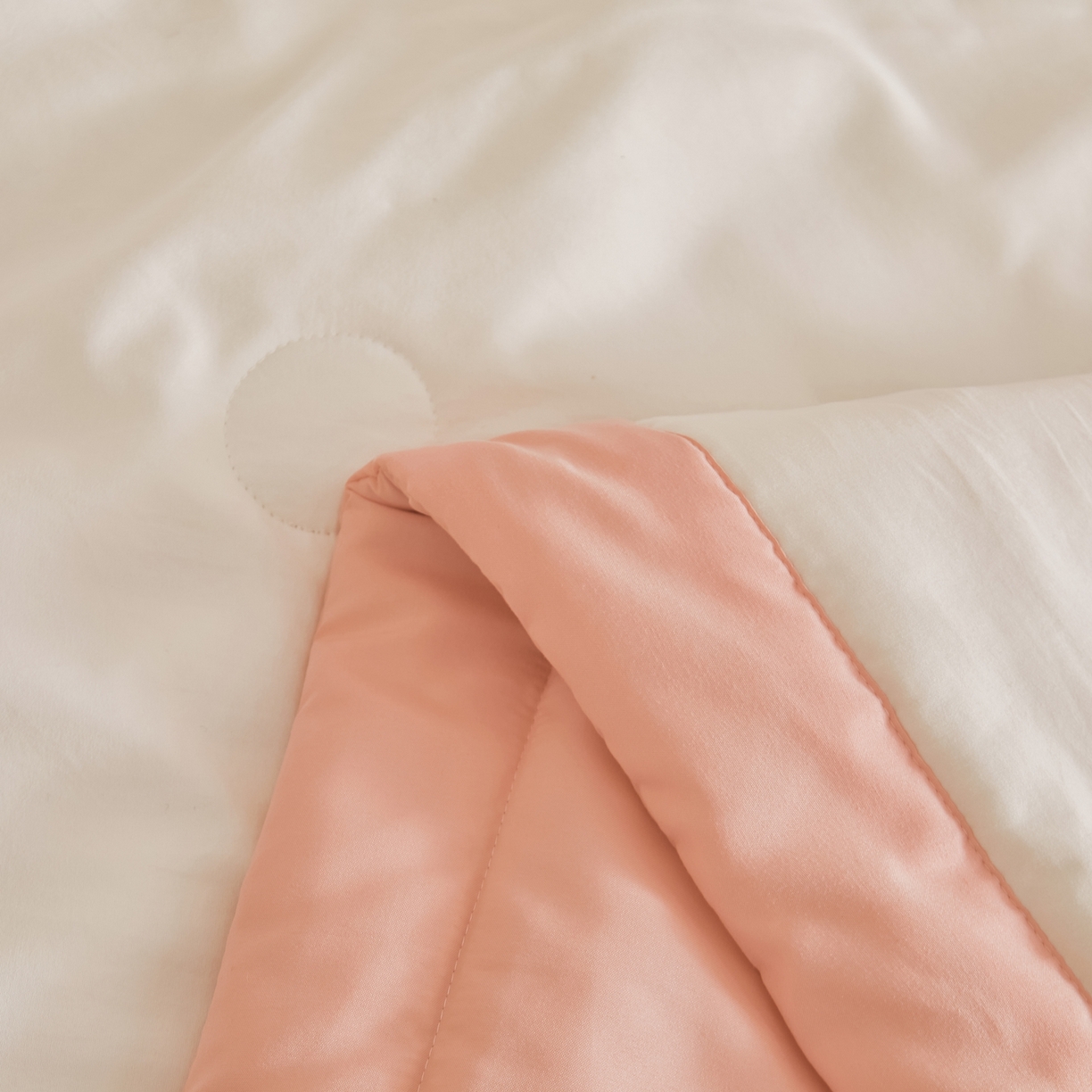 91家纺网 家纺一手货源 找家纺 初相识被业 2026春夏新款A类水洗棉纯色双拼新疆棉花被夏被夏凉被空调被 新疆棉云朵白拼粉玉