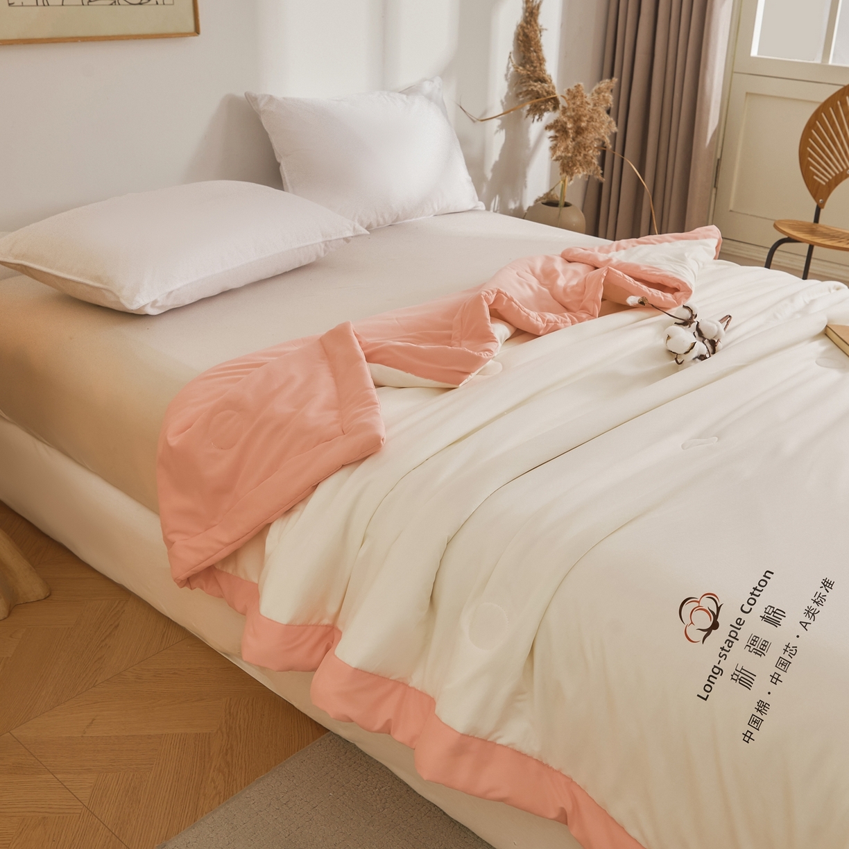 91家纺网 家纺一手货源 找家纺 初相识被业 2026春夏新款A类水洗棉纯色双拼新疆棉花被夏被夏凉被空调被 新疆棉云朵白拼粉玉