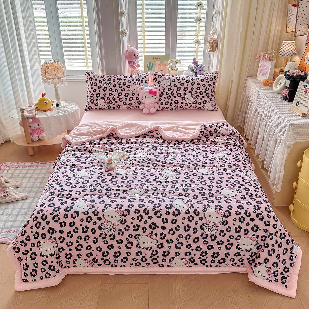 91家纺网 家纺一手货源 找家纺 优卡迪家纺馆 2026新款水洗云朵棉夏被四件套下载文件包含买家秀 豹纹猫咪-粉