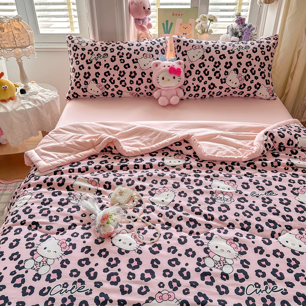 91家纺网 家纺一手货源 找家纺 优卡迪家纺馆 2026新款水洗云朵棉夏被四件套下载文件包含买家秀 豹纹猫咪-粉