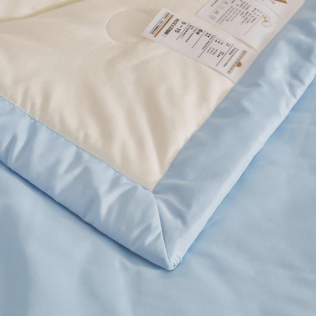 91家纺网 家纺一手货源 找家纺 初相识被业 2026春夏新款A类水洗棉纯色双拼新疆棉花被夏被夏凉被空调被 新疆棉云朵白拼蓝