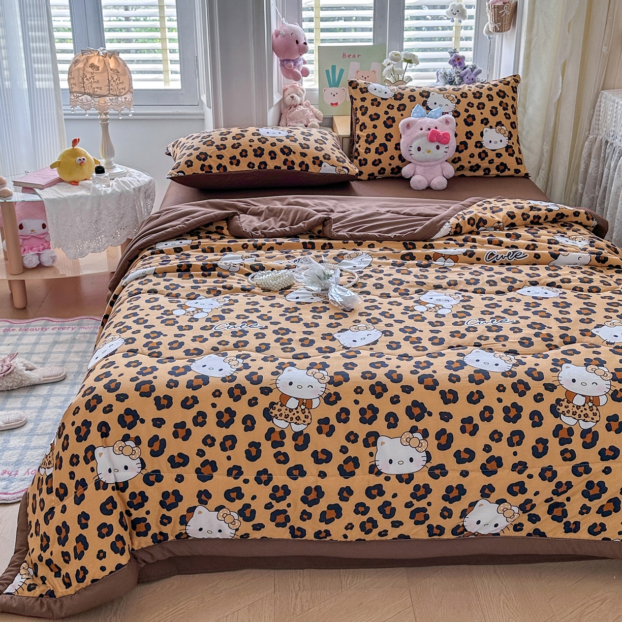 91家纺网 家纺一手货源 找家纺 优卡迪家纺馆 2026新款水洗云朵棉夏被四件套下载文件包含买家秀 豹纹猫咪-咖