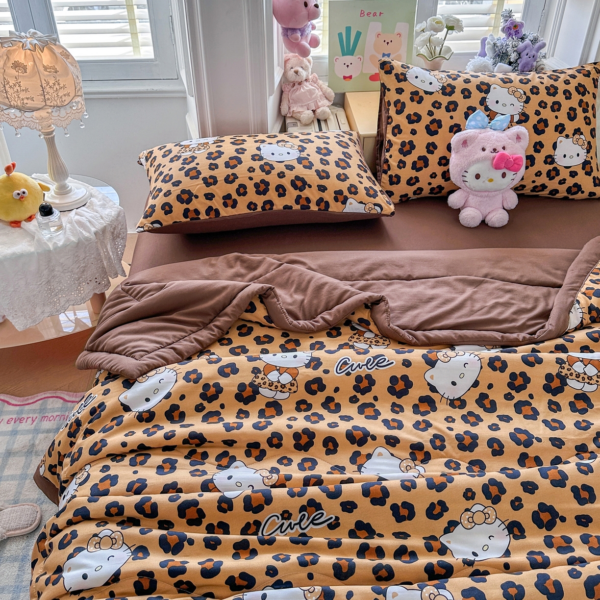 91家纺网 家纺一手货源 找家纺 优卡迪家纺馆 2026新款水洗云朵棉夏被四件套下载文件包含买家秀 豹纹猫咪-咖