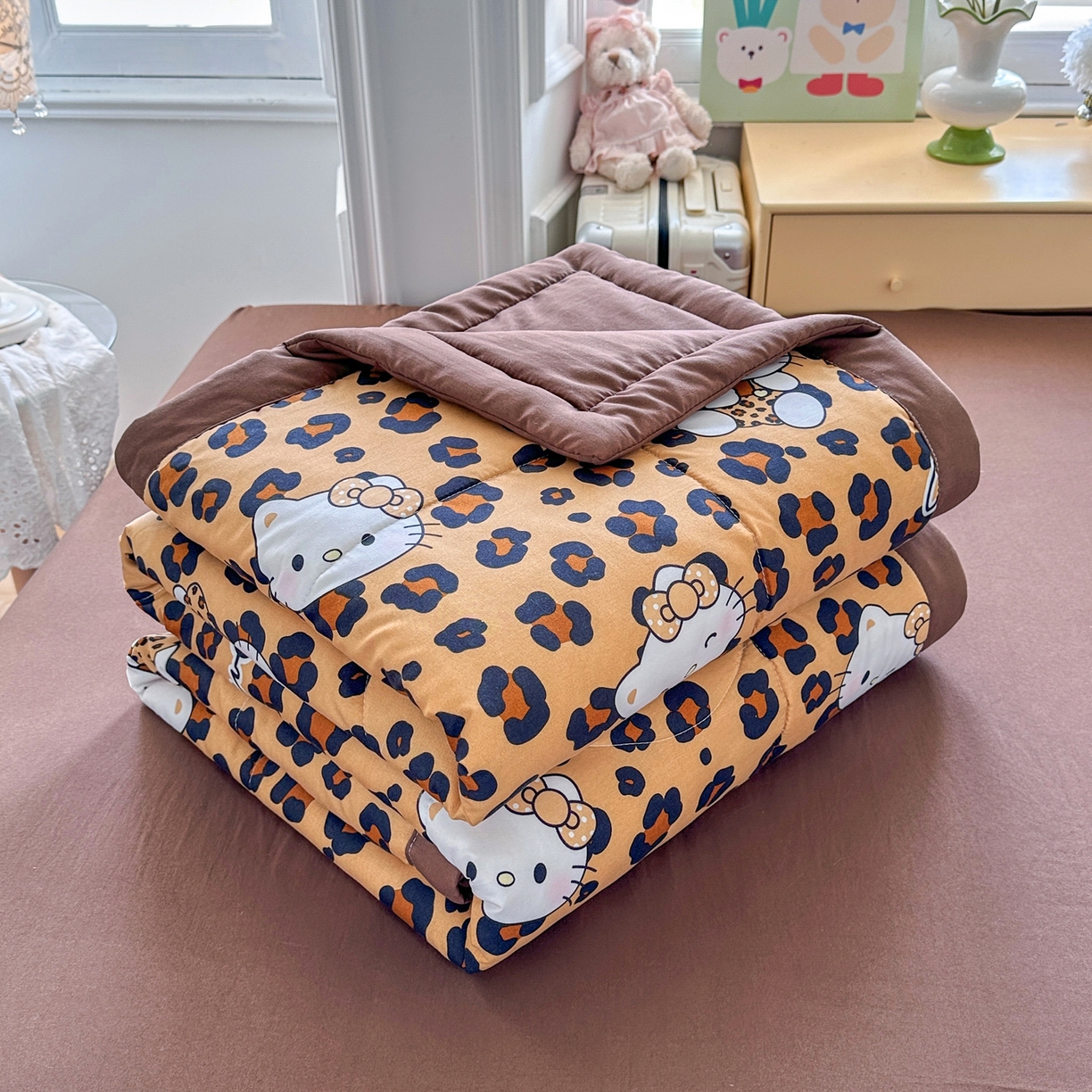 91家纺网 家纺一手货源 找家纺 优卡迪家纺馆 2026新款水洗云朵棉夏被四件套下载文件包含买家秀 豹纹猫咪-咖