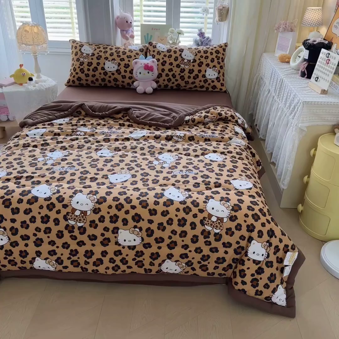 91家纺网 家纺一手货源 找家纺 优卡迪家纺馆 2026新款水洗云朵棉夏被四件套下载文件包含买家秀 豹纹猫咪-咖