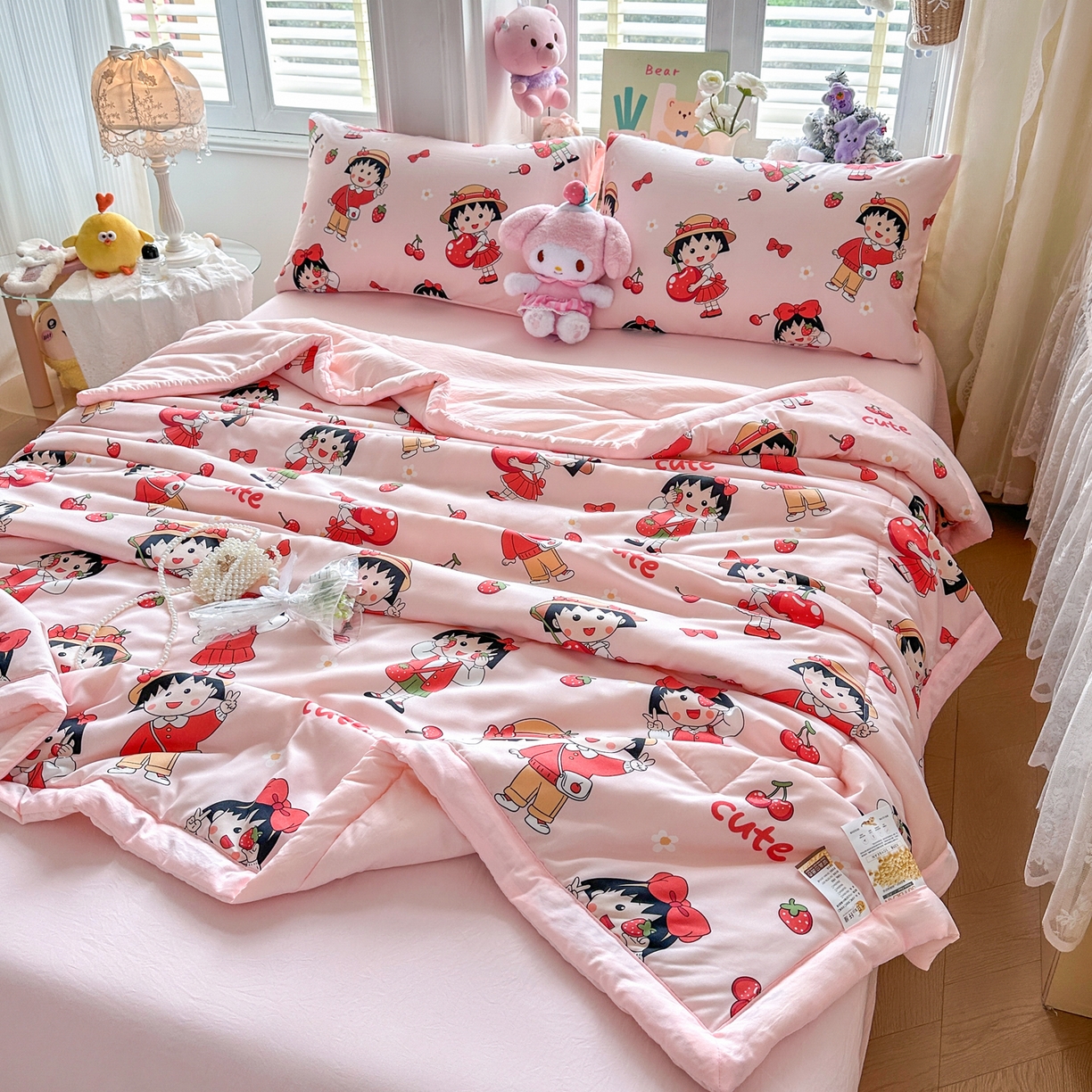 91家纺网 家纺一手货源 找家纺 优卡迪家纺馆 2026新款水洗云朵棉夏被四件套下载文件包含买家秀 草莓女孩