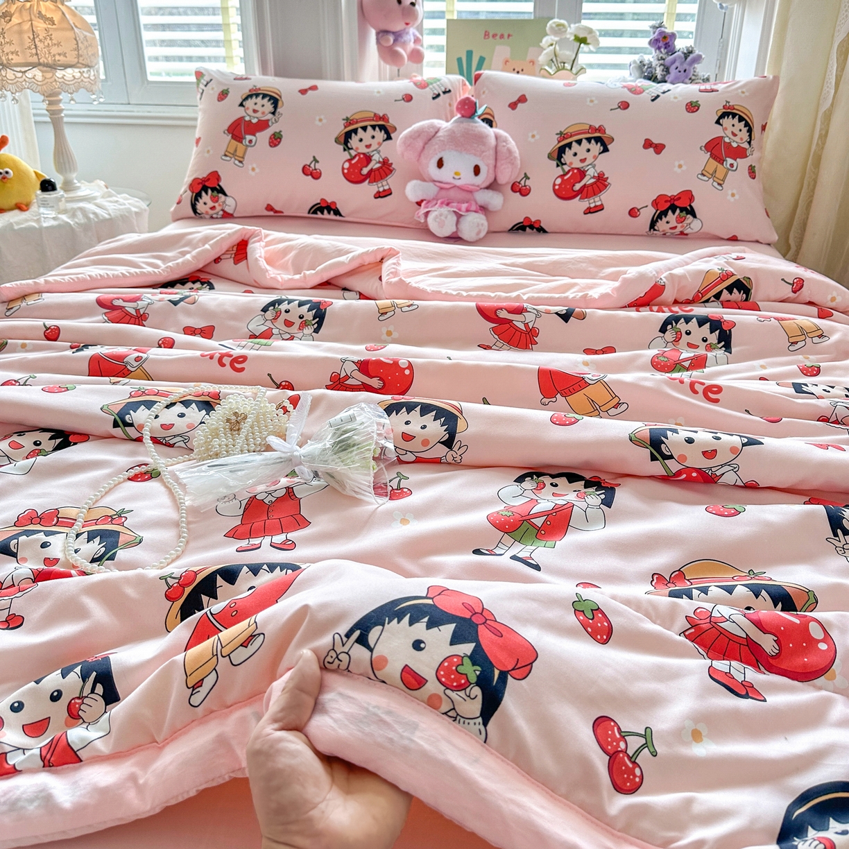 91家纺网 家纺一手货源 找家纺 优卡迪家纺馆 2026新款水洗云朵棉夏被四件套下载文件包含买家秀 草莓女孩