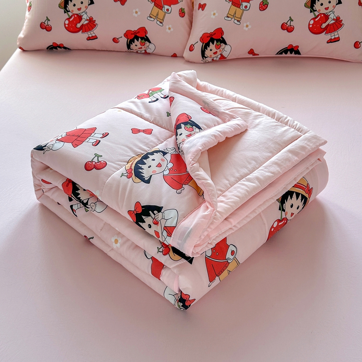 91家纺网 家纺一手货源 找家纺 优卡迪家纺馆 2026新款水洗云朵棉夏被四件套下载文件包含买家秀 草莓女孩