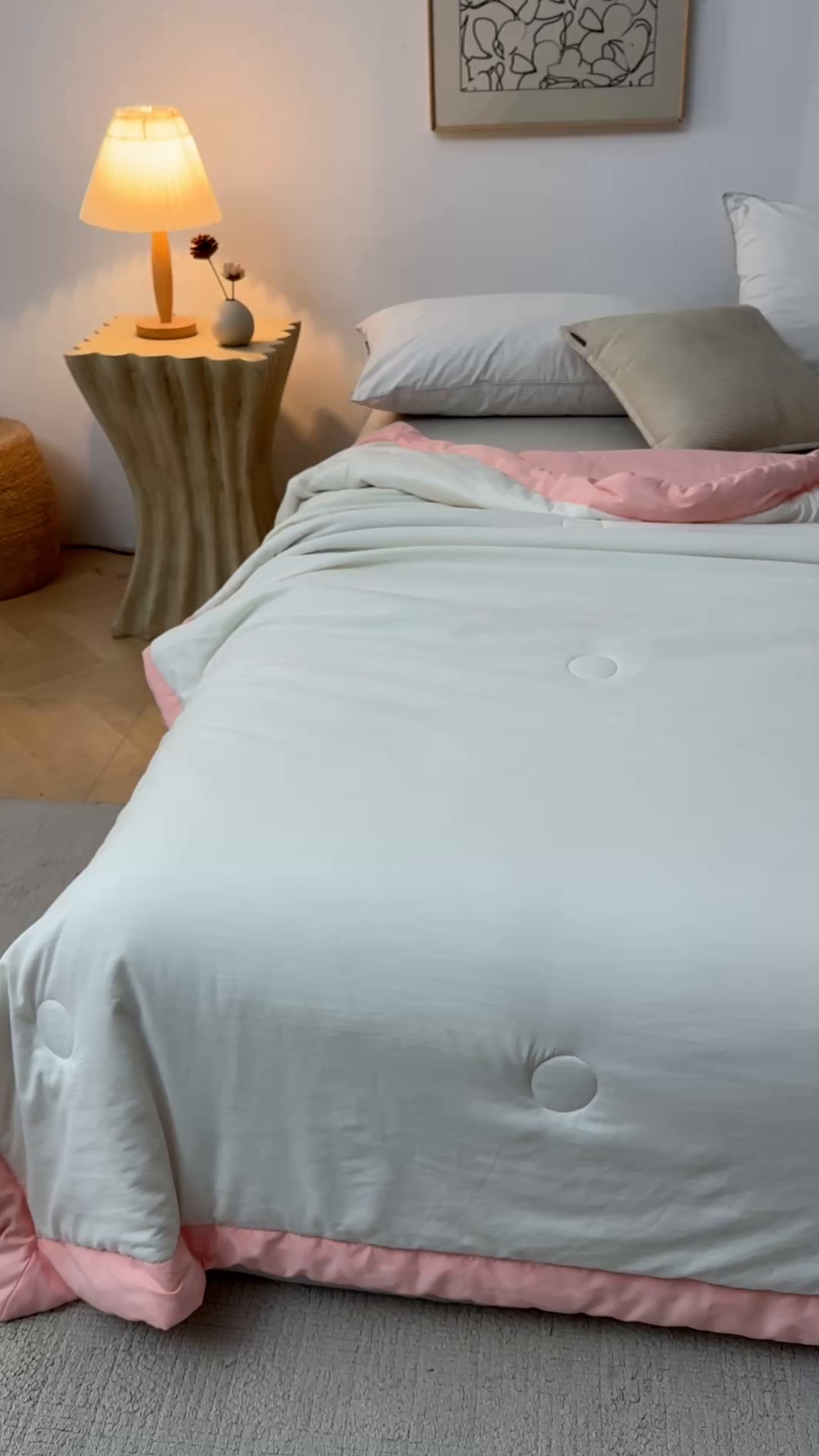 91家纺网 家纺一手货源 找家纺 初相识被业 2026春夏新款A类水洗棉纯色双拼新疆棉花被夏被夏凉被空调被 新疆棉云朵白拼粉玉