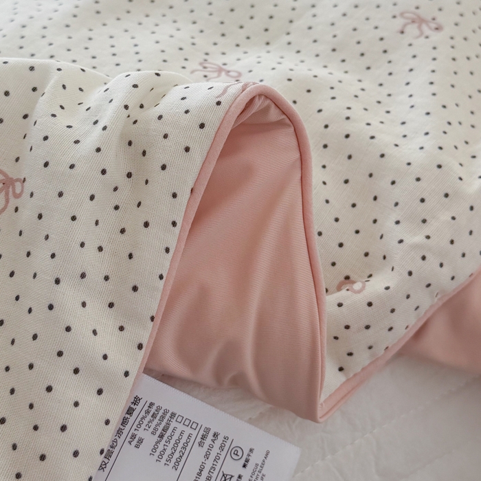 91家纺网 家纺一手货源 找家纺 大彩家居 2026新款全棉双层纱凉感夏被 法式蝴蝶结