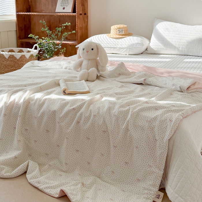 91家纺网 家纺一手货源 找家纺 大彩家居 2026新款全棉双层纱凉感夏被 法式蝴蝶结