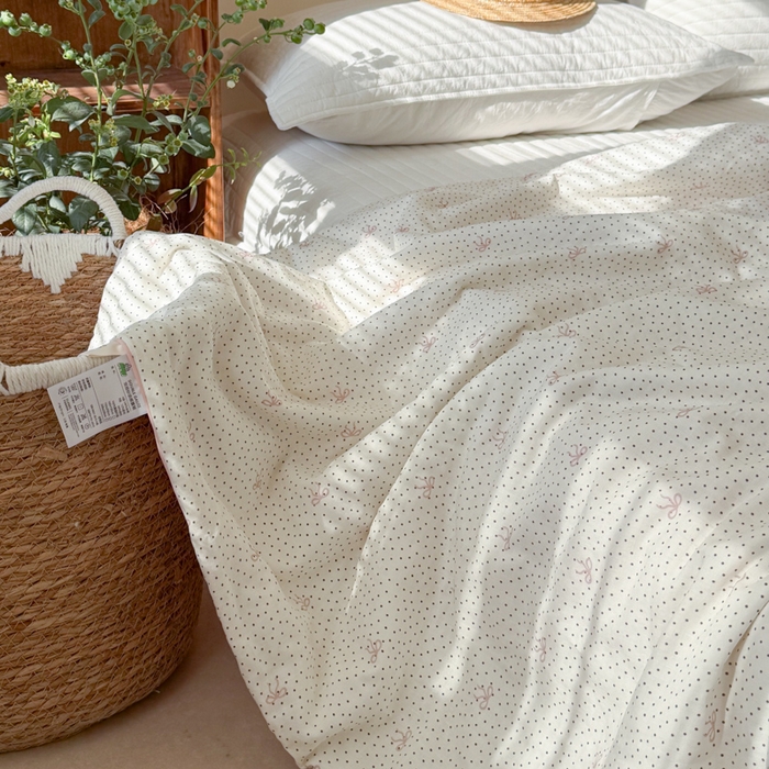 91家纺网 家纺一手货源 找家纺 大彩家居 2026新款全棉双层纱凉感夏被 法式蝴蝶结