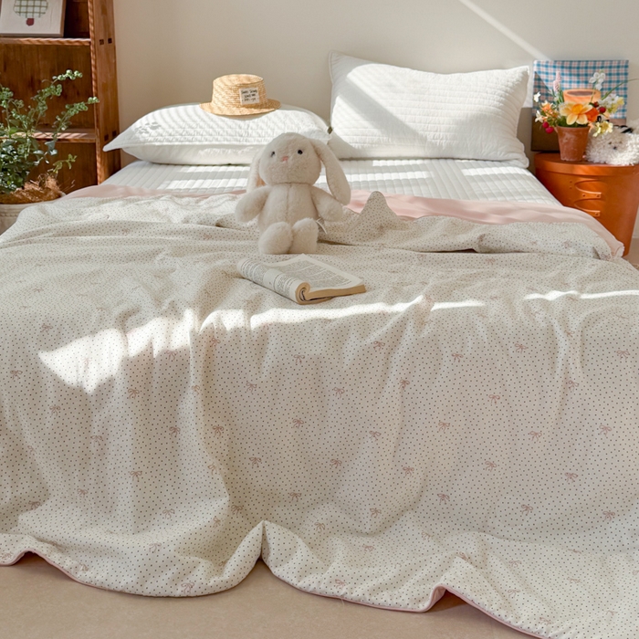 91家纺网 家纺一手货源 找家纺 大彩家居 2026新款全棉双层纱凉感夏被 法式蝴蝶结