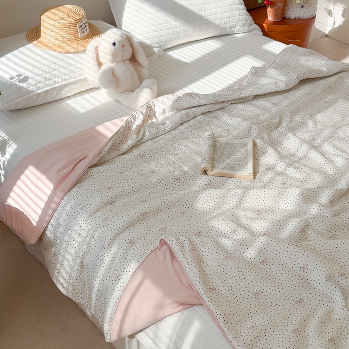 91家纺网 家纺一手货源 找家纺 大彩家居 2026新款全棉双层纱凉感夏被 法式蝴蝶结