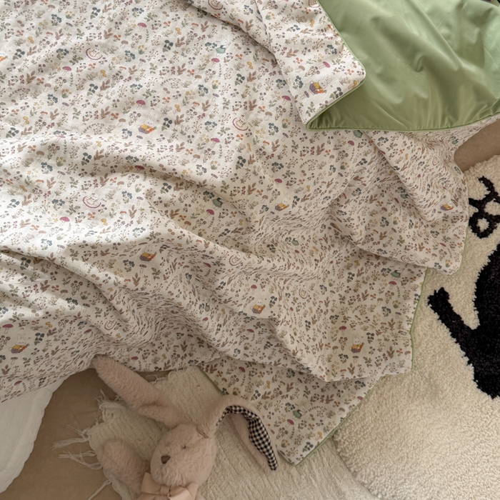 91家纺网 家纺一手货源 找家纺 大彩家居 2026新款全棉双层纱凉感夏被 迷雾森林