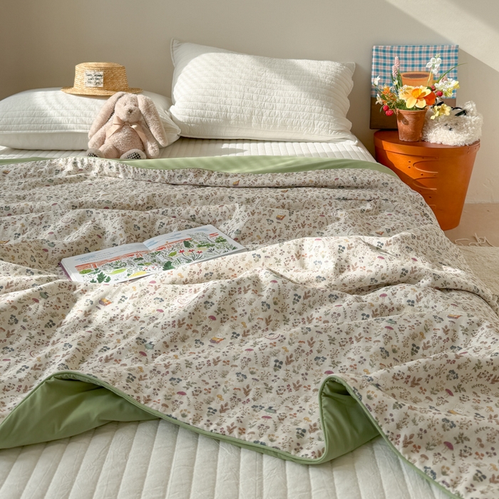 91家纺网 家纺一手货源 找家纺 大彩家居 2026新款全棉双层纱凉感夏被 迷雾森林