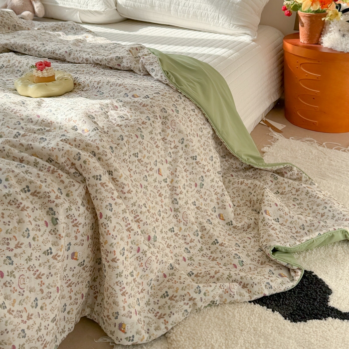 91家纺网 家纺一手货源 找家纺 大彩家居 2026新款全棉双层纱凉感夏被 迷雾森林