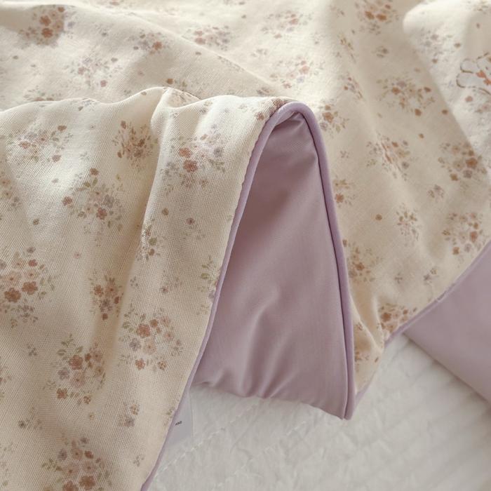 91家纺网 家纺一手货源 找家纺 大彩家居 2026新款全棉双层纱凉感夏被 田园小憩