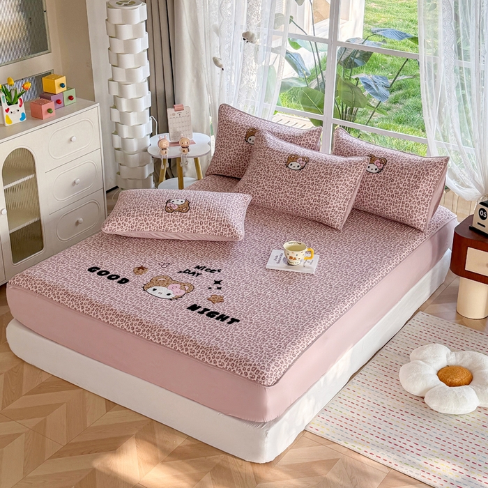 91家纺网 家纺一手货源 找家纺 恋佳居 2026新款毛巾绣古法棉单品被套被套单件 粉豹甜猫