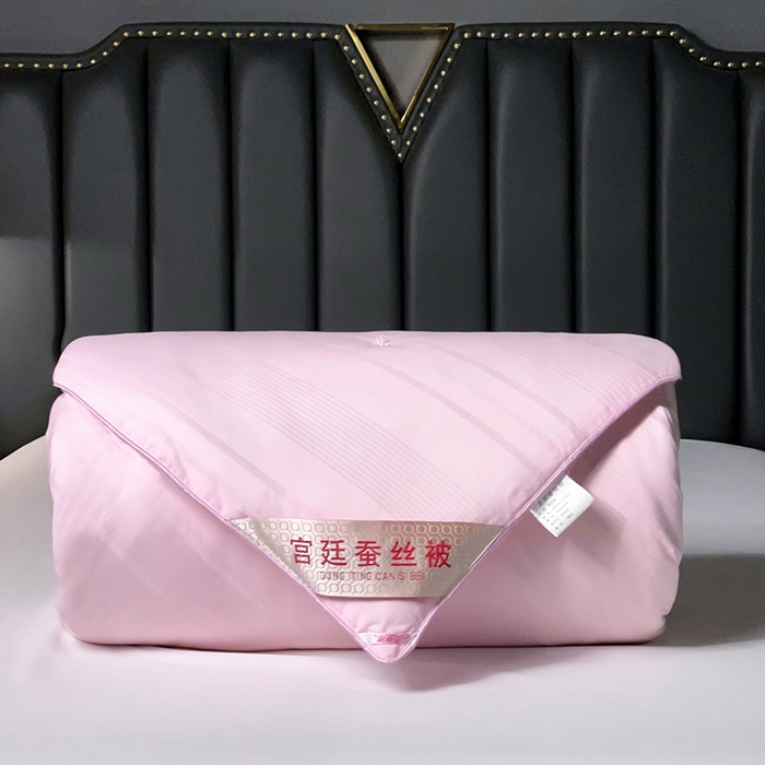91家纺网 家纺一手货源 找家纺 禹祥家纺 2026新款全棉蚕丝被被子被芯冬被子母被提花蚕丝被 被子被芯 轻轻语录粉色
