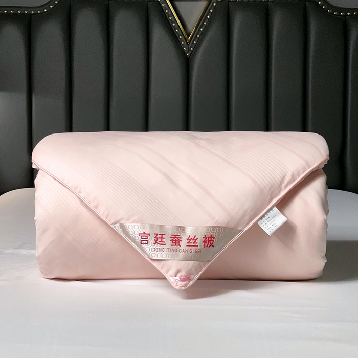 91家纺网 家纺一手货源 找家纺 禹祥家纺 2026新款全棉蚕丝被被子被芯冬被子母被提花蚕丝被 被子被芯 轻轻语录玉色