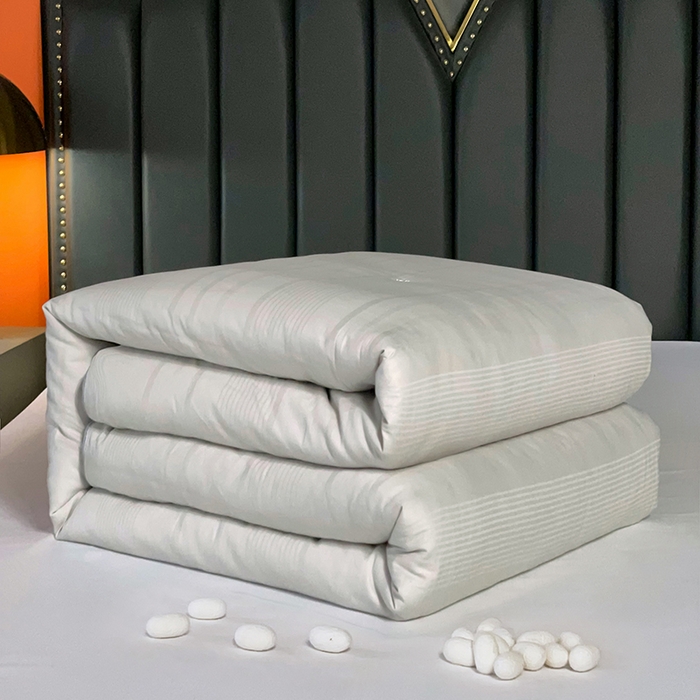 91家纺网 家纺一手货源 找家纺 禹祥家纺 2026新款全棉蚕丝被被子被芯冬被子母被提花蚕丝被 被子被芯 轻轻语录灰色