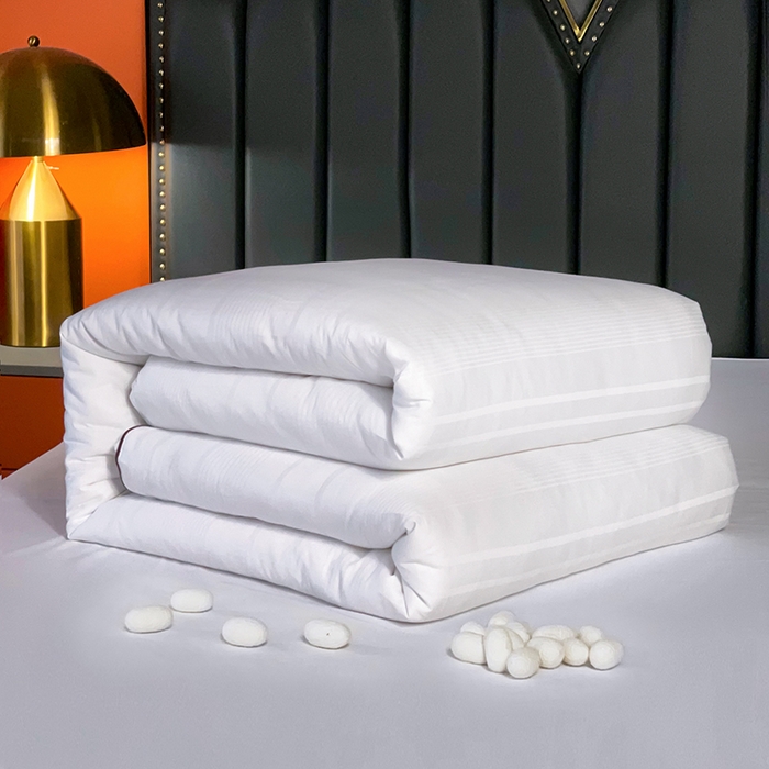 91家纺网 家纺一手货源 找家纺 禹祥家纺 2026新款全棉蚕丝被被子被芯冬被子母被提花蚕丝被 被子被芯 轻轻语录白色