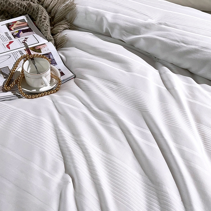 91家纺网 家纺一手货源 找家纺 禹祥家纺 2026新款全棉蚕丝被被子被芯冬被子母被提花蚕丝被 被子被芯 轻轻语录白色