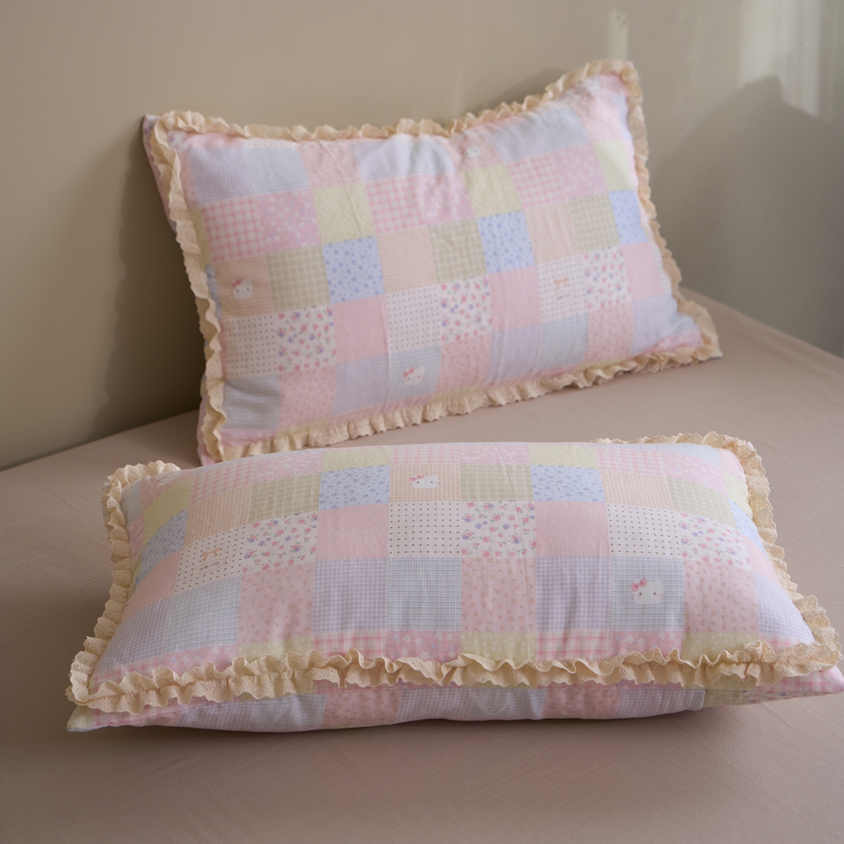 91家纺网 家纺一手货源 找家纺 洋铭区（原狠狠爱） 2026新款双层纱皱皱花边夏被夏凉被空调被三件套 粉猫格