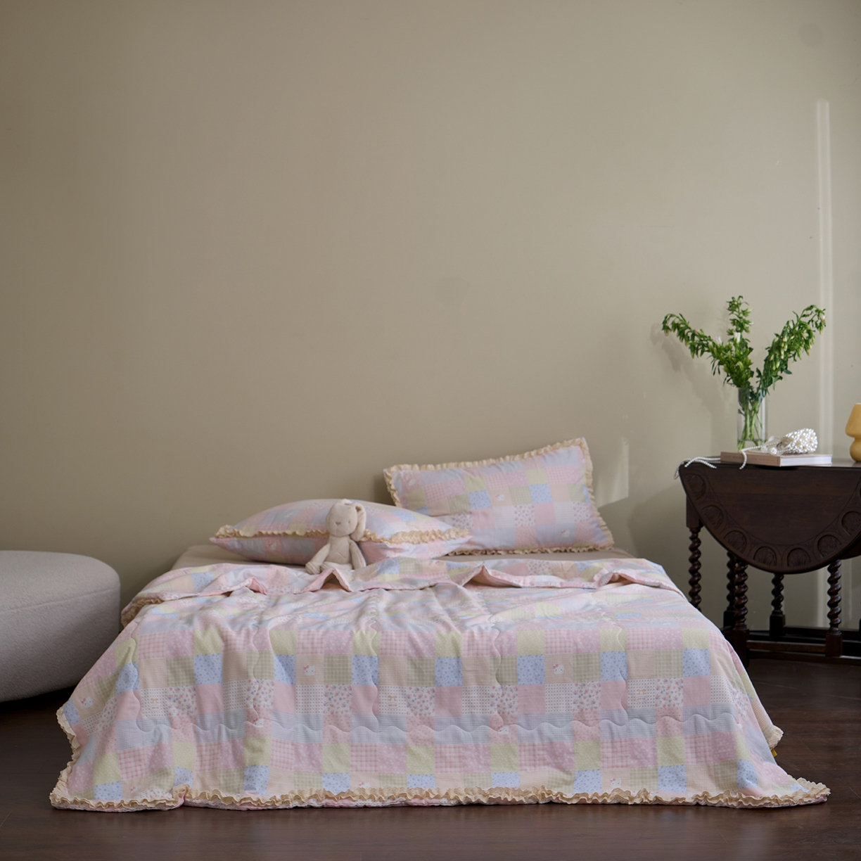 91家纺网 家纺一手货源 找家纺 洋铭区（原狠狠爱） 2026新款双层纱皱皱花边夏被夏凉被空调被三件套 粉猫格