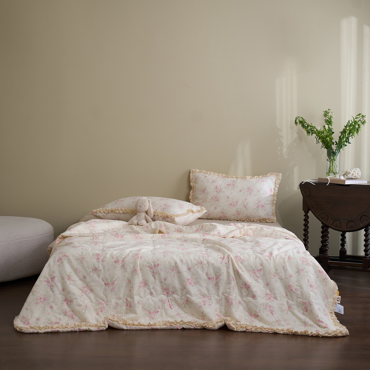 91家纺网 家纺一手货源 找家纺 洋铭区（原狠狠爱） 2026新款双层纱皱皱花边夏被夏凉被空调被三件套 胡桃花