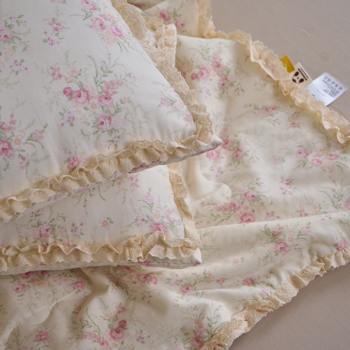 91家纺网 家纺一手货源 找家纺 洋铭区（原狠狠爱） 2026新款双层纱皱皱花边夏被夏凉被空调被三件套 胡桃花