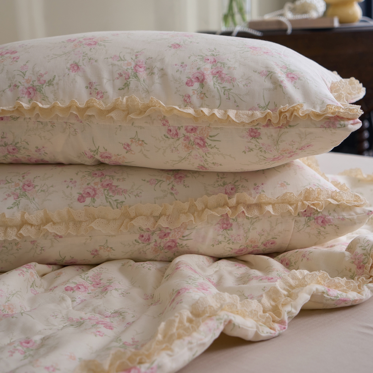 91家纺网 家纺一手货源 找家纺 洋铭区（原狠狠爱） 2026新款双层纱皱皱花边夏被夏凉被空调被三件套 胡桃花