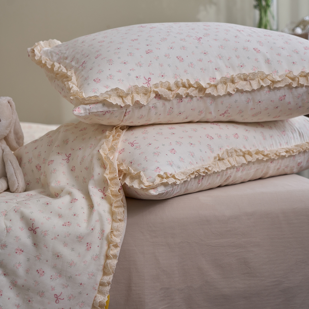 91家纺网 家纺一手货源 找家纺 洋铭区（原狠狠爱） 2026新款双层纱皱皱花边夏被夏凉被空调被三件套 花语情怀